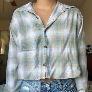 Hollister- cropped flannel